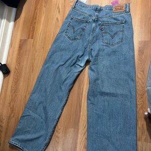 High waisted Levi’s jeans